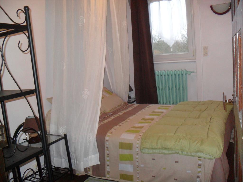 Gite De Peche Saint-Ellier-du-Maine Room photo